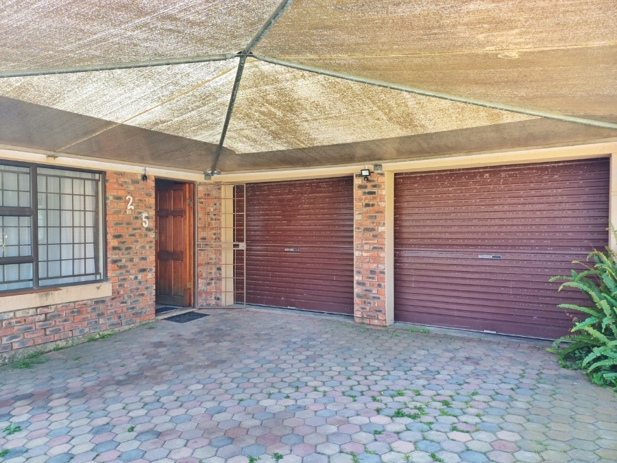 3 Bedroom Property for Sale in Fraaiuitsig Western Cape